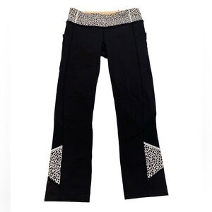 Lululemon Black Cropped Leggings with Abstract White & Black Pattern - Size 4